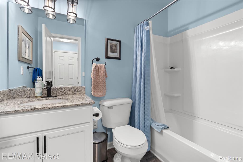 6054 Weyerbacher Drive, Swartz Creek, MI 48473 — Photo 14