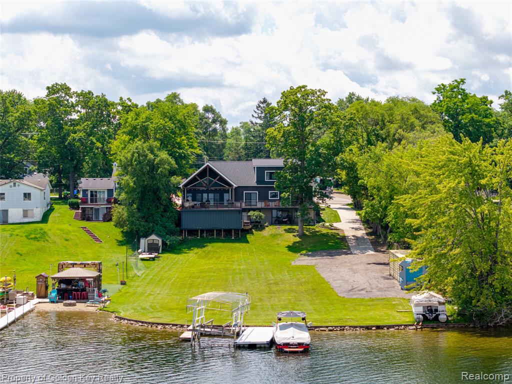 1210 W Oakley Park Road, Commerce Twp, MI 48390 — Photo 41