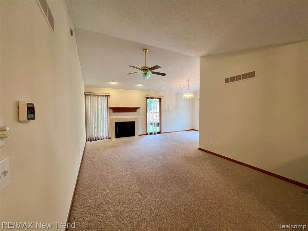 22135 RIVER RIDGE Trail, Farmington Hills, MI 48335 — Photo 9