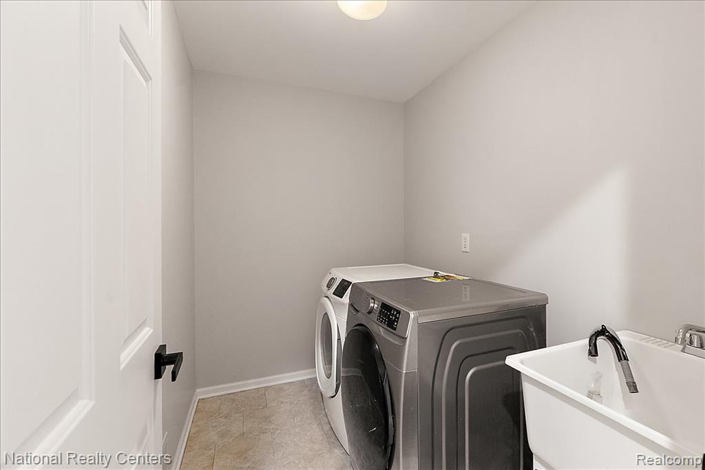 9780 David Lane, White Lake, MI — Photo 12