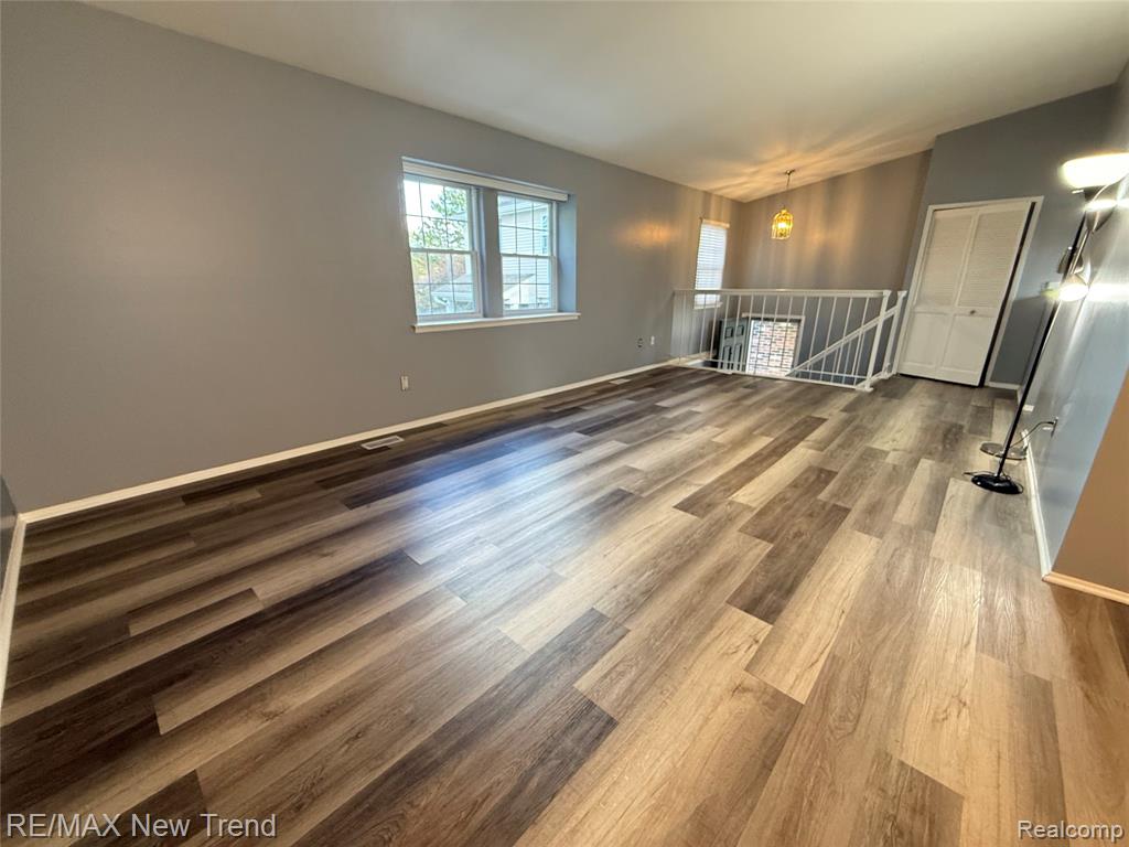 42101 ROSCOMMON Street, Northville, MI 48167 — Photo 9