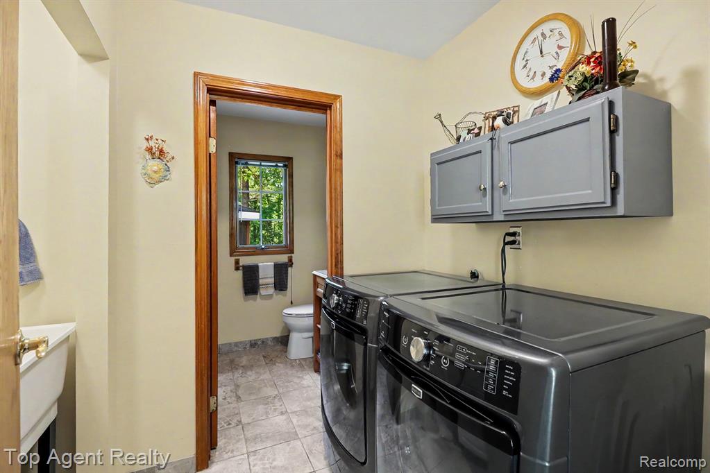 2411 Farmbrook Trail, Oxford, MI 48370 — Photo 24