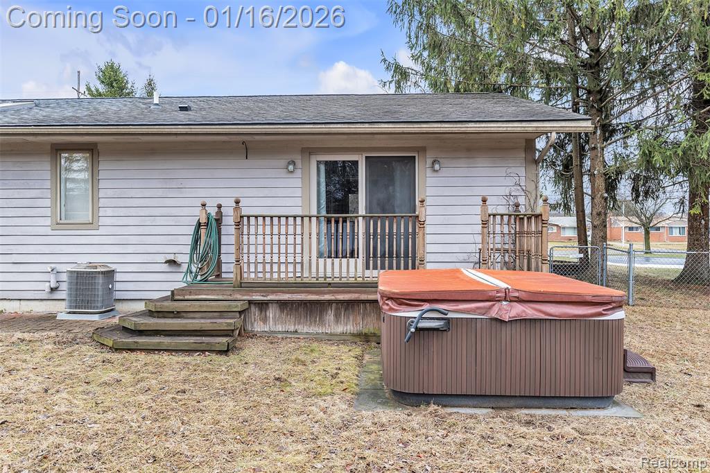 9035 Farmington Road, Livonia, MI 48150 — Photo 60