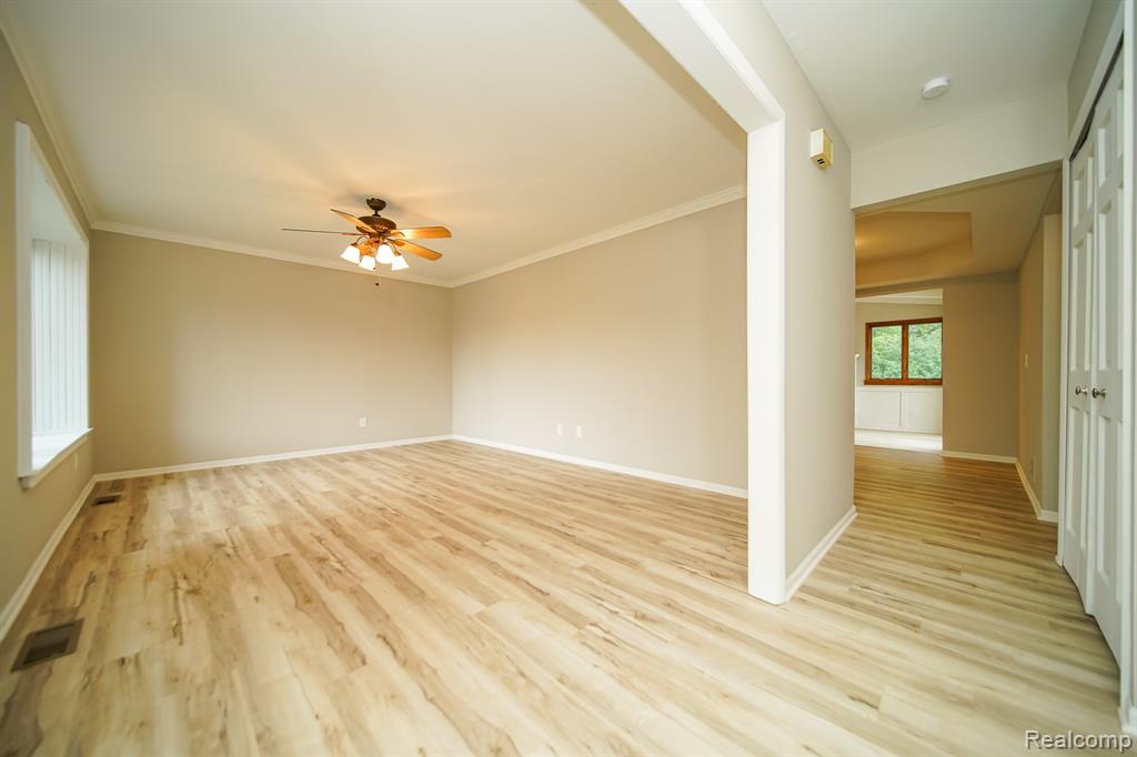 51784 Julies Drive, Clinton Twp, MI 48047 — Photo 12