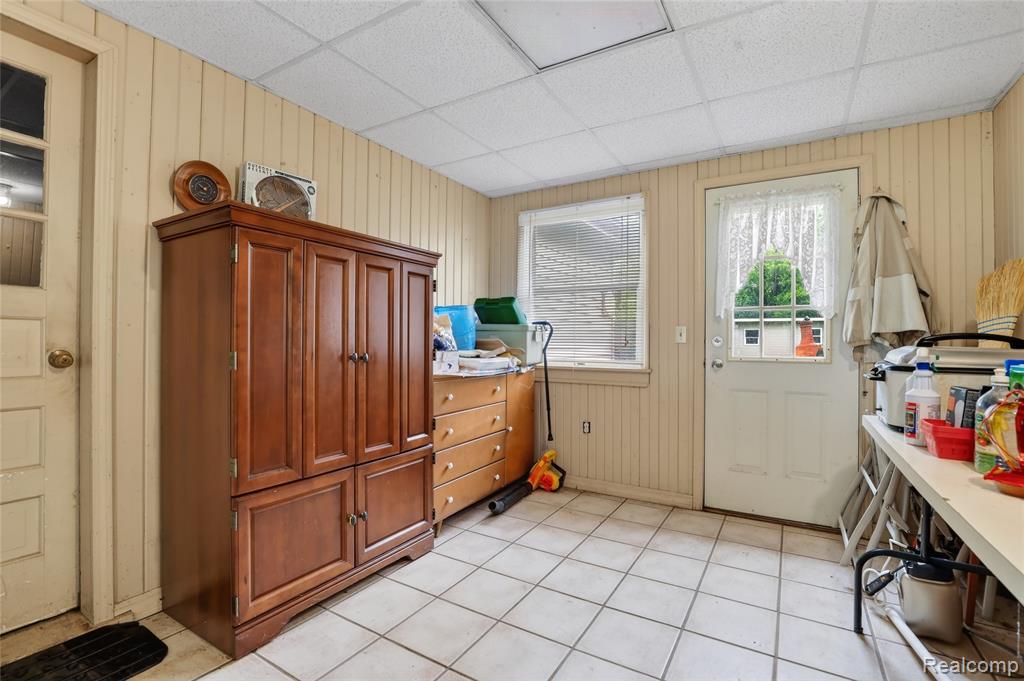 5090 Torrey Road, Flint, MI 48507 — Photo 34