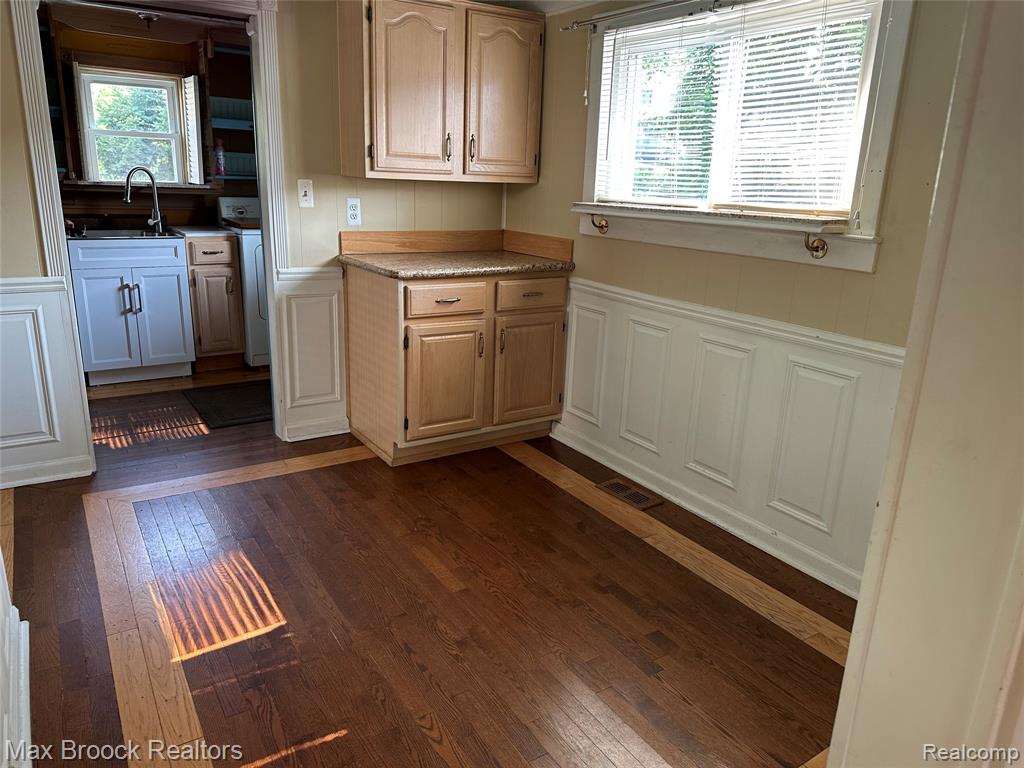 3057 Norcott Drive, Keego Harbor, MI 48320 — Photo 7