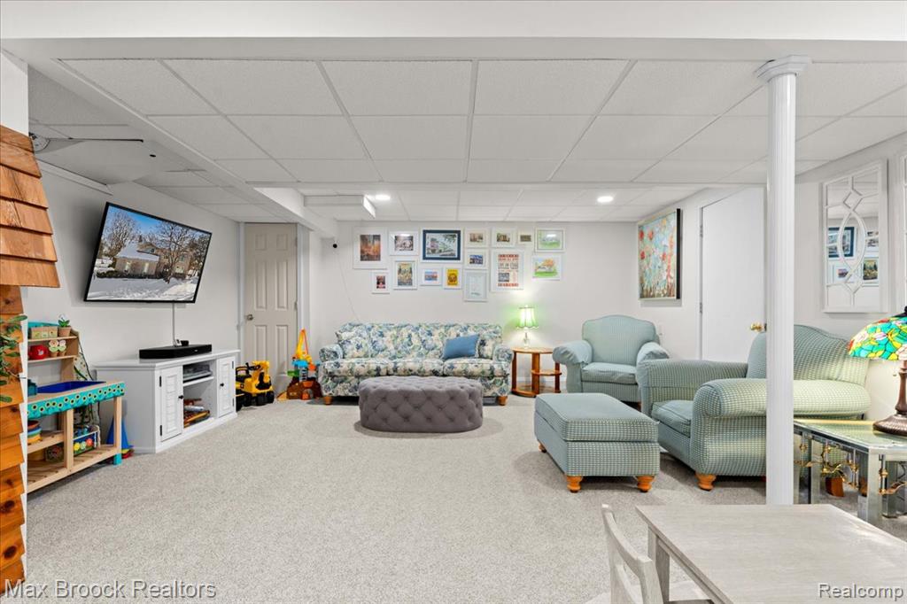 412 Shellbourne Drive, Rochester Hills, MI 48309 — Photo 35