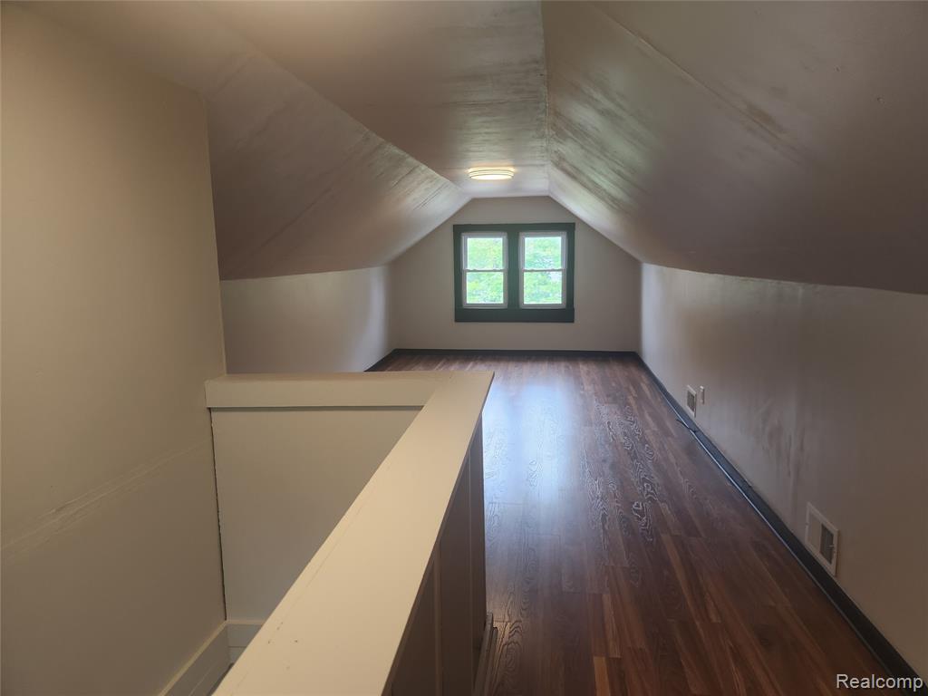 428 E Milton Avenue, Hazel Park, MI 48030 — Photo 16