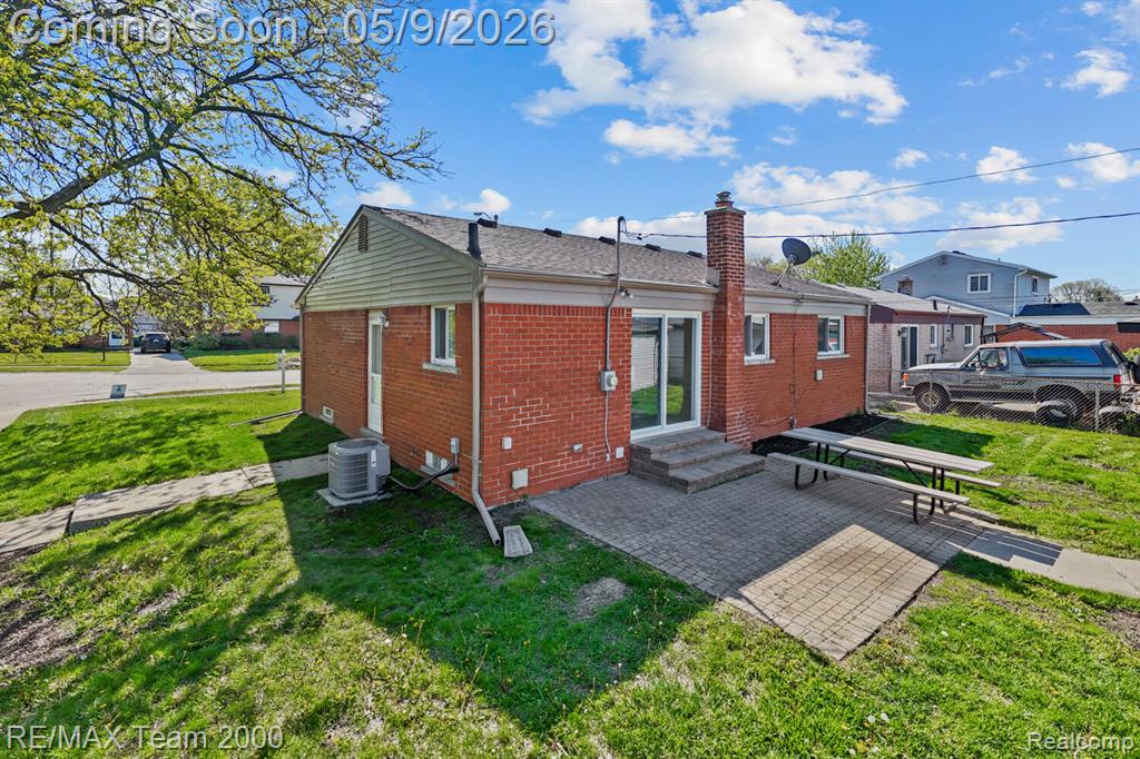 6557 Huntleigh Street, Garden City, MI — Photo 32