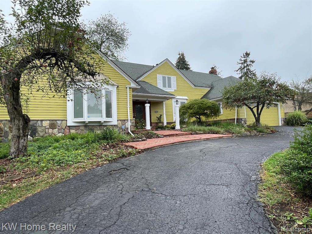 4568 Rolling Ridge Road, West Bloomfield, MI 48323 — Photo 2