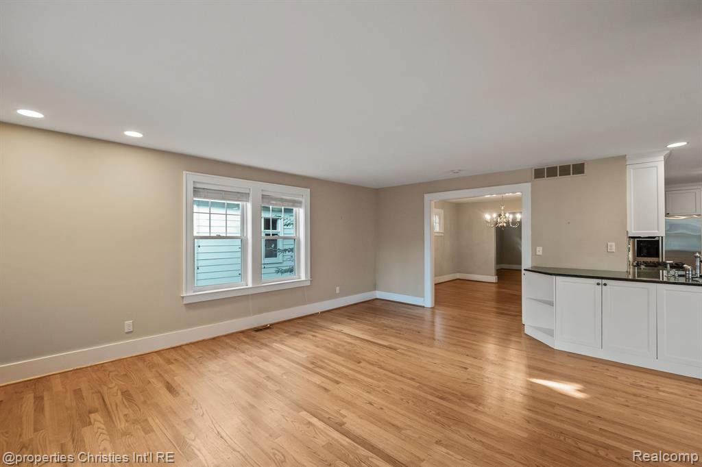 532 Wallace Street, Birmingham, MI 48009 — Photo 17