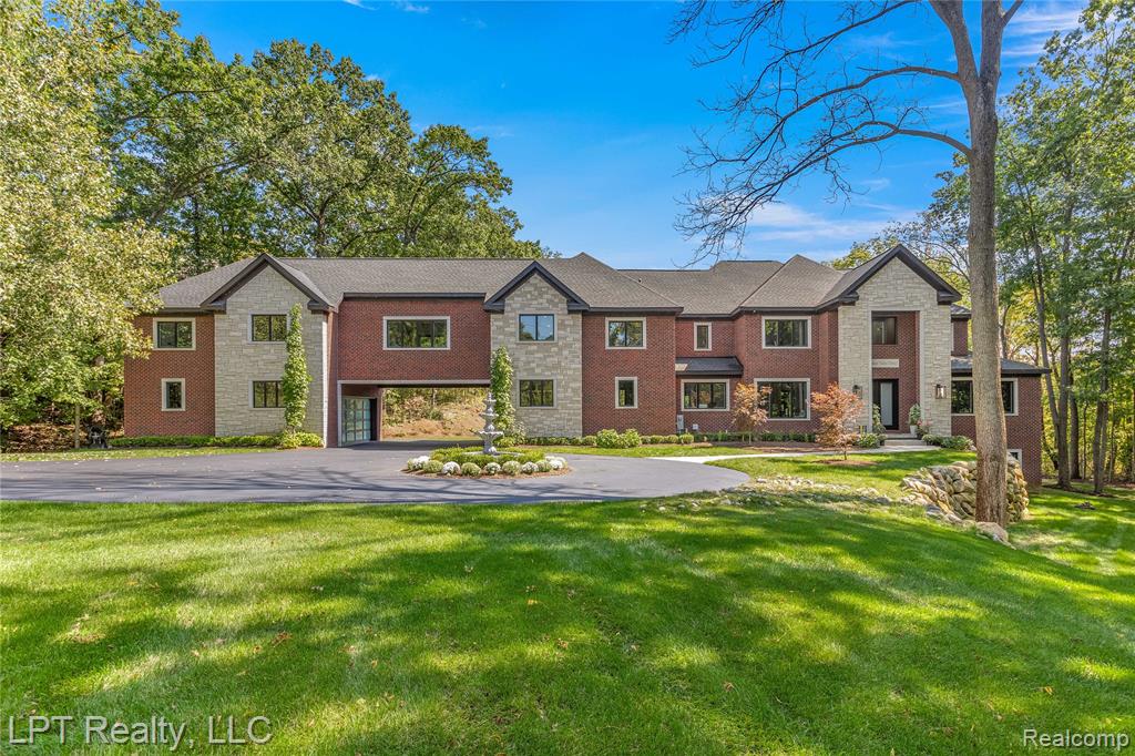 5029 Forest Valley Drive, Clarkston, MI 48348