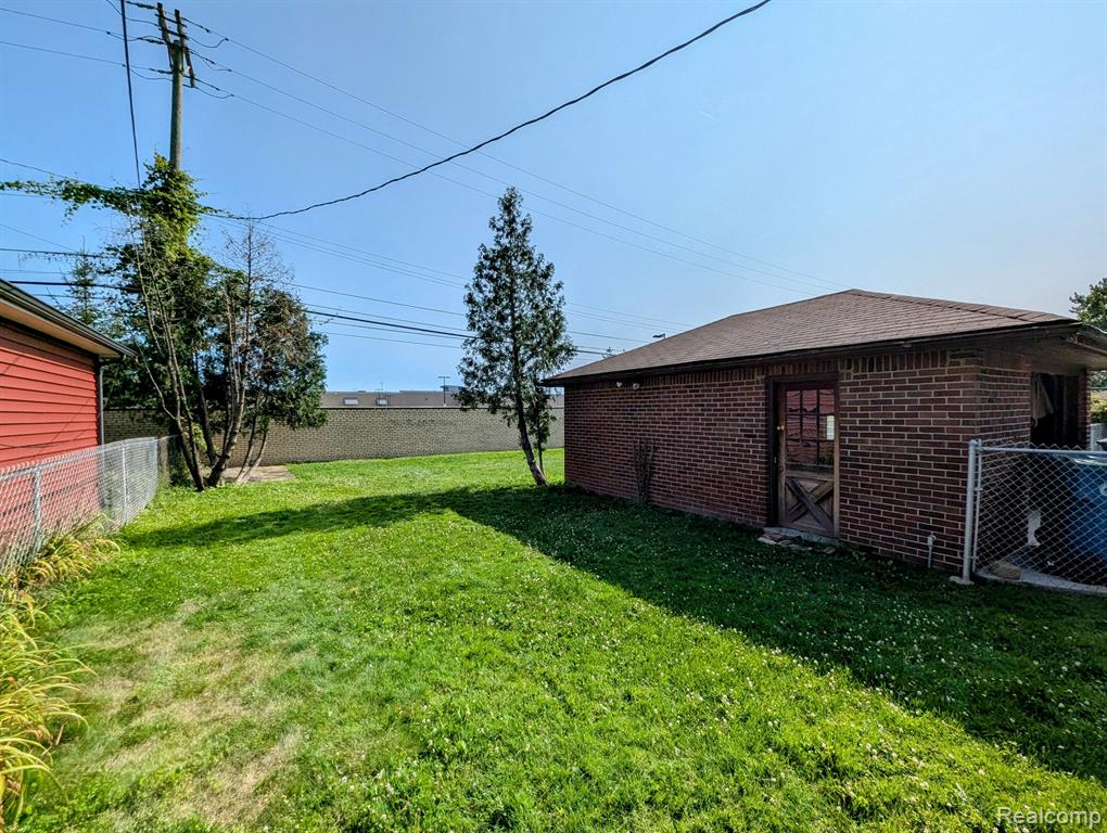 8242 Racine Road, Warren, MI 48093 — Photo 17