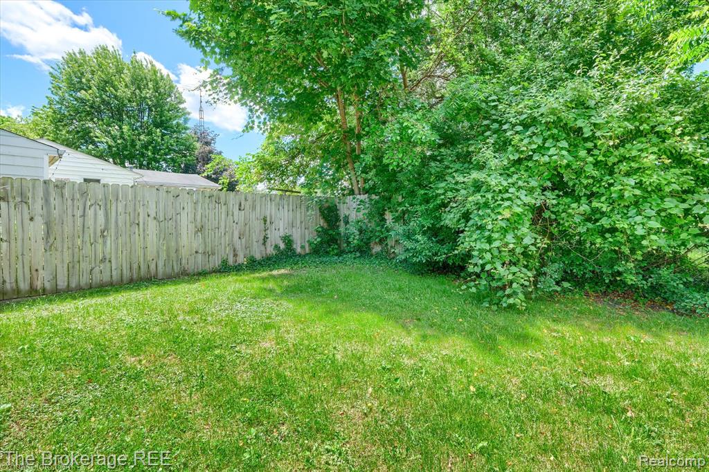 1314 Carman Street, Burton, MI 48529 — Photo 40