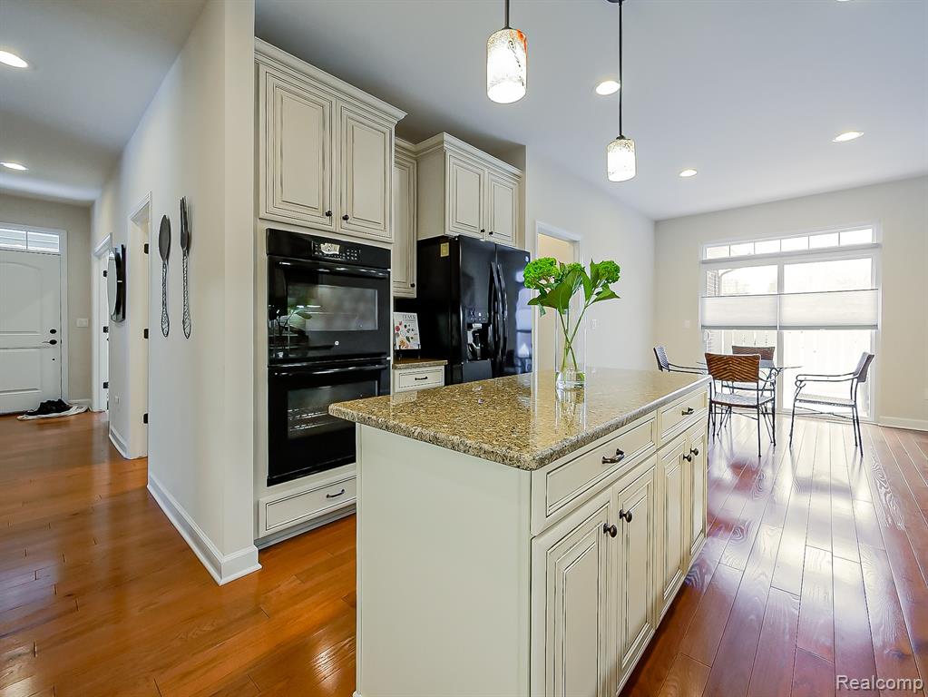 7212 Berry, West Bloomfield, MI — Photo 12
