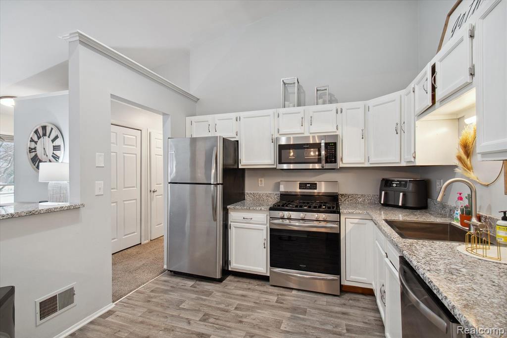 41354 SOUTHWIND Drive, Canton, MI 48188 — Photo 14