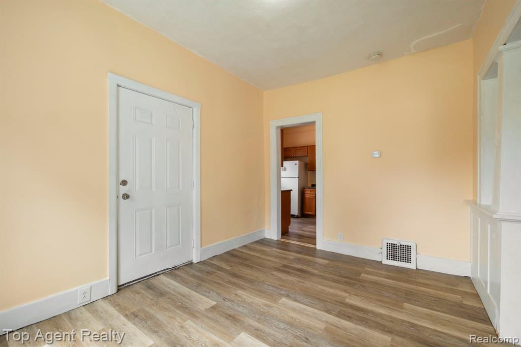 50 Henderson Street, Pontiac, MI 48341 — Photo 12