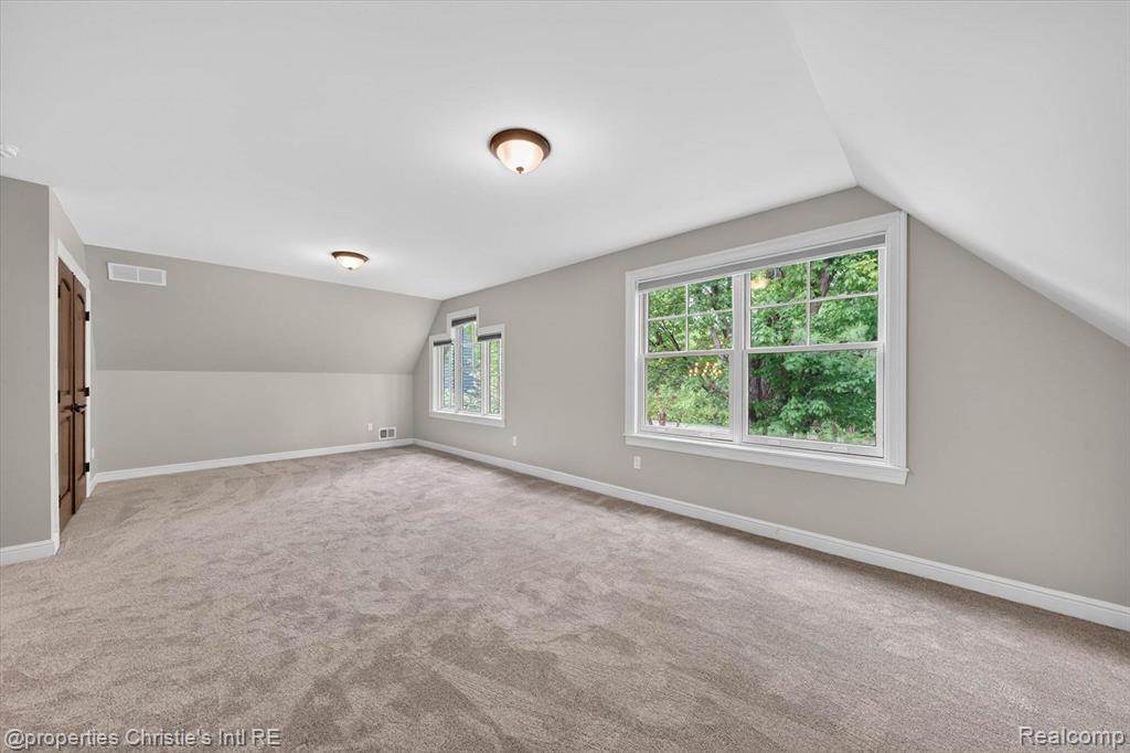 1330 Oxford Road, Beverly Hills, MI 48304 — Photo 27