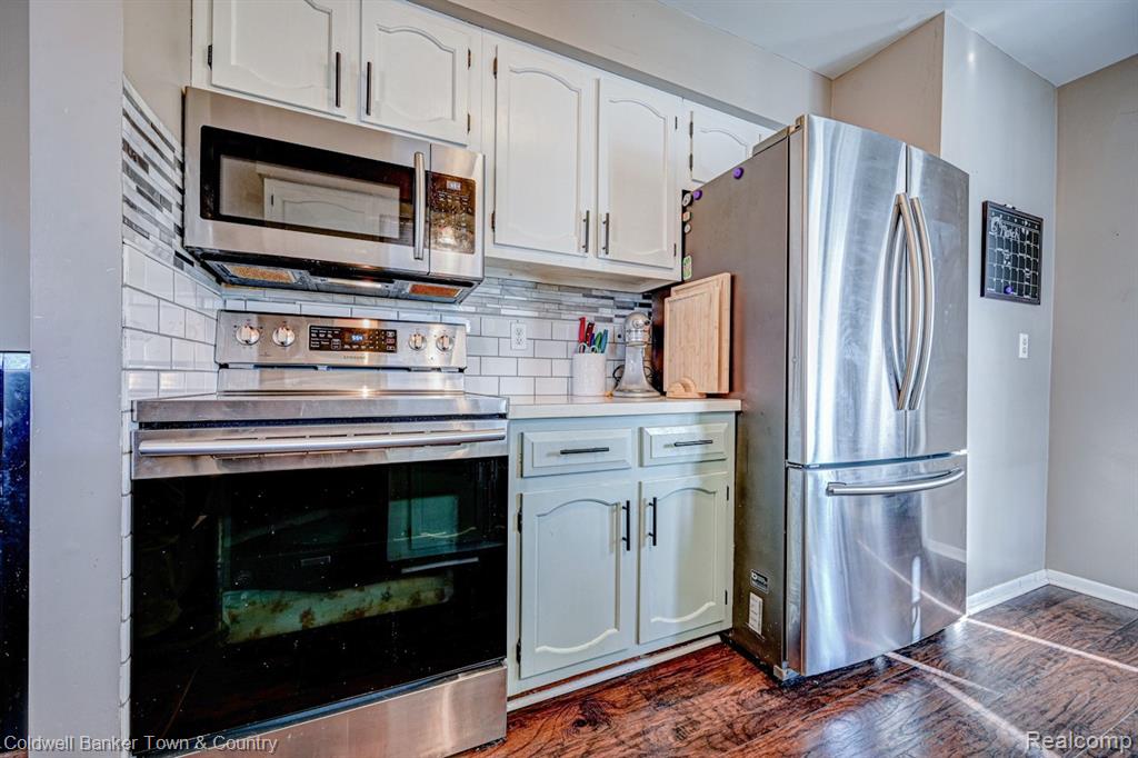304 John Street, Holly, MI 48442 — Photo 13