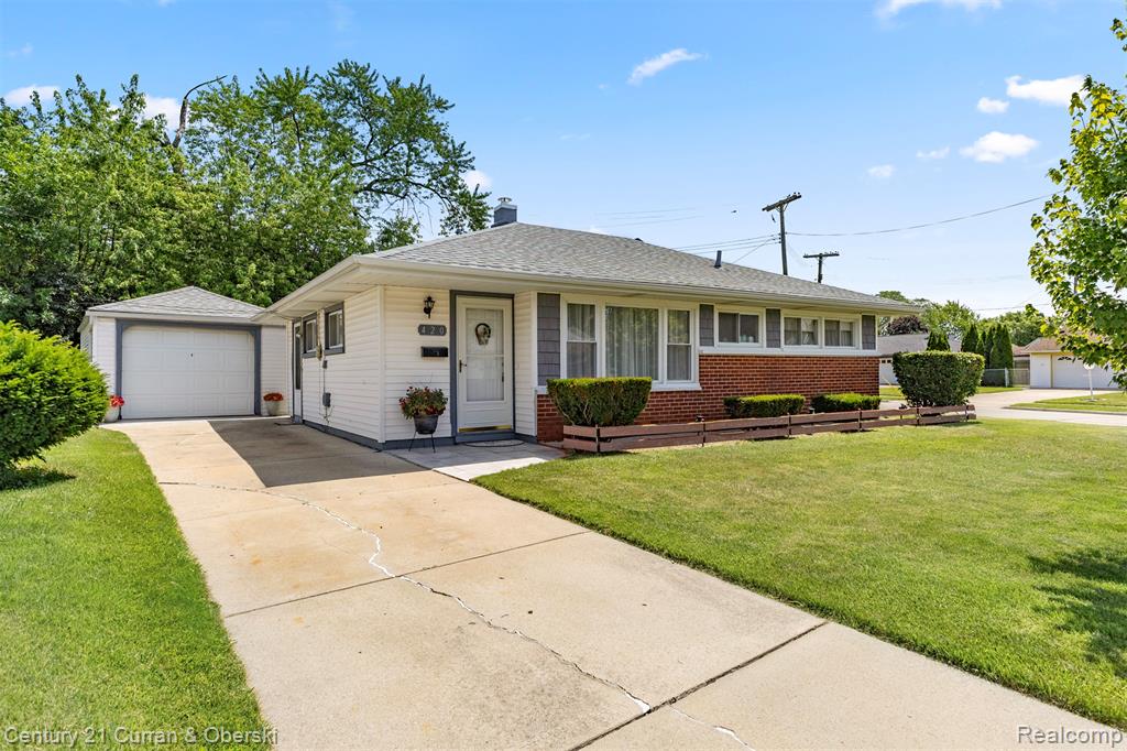 420 Lytle Place, Garden City, MI — Photo 2