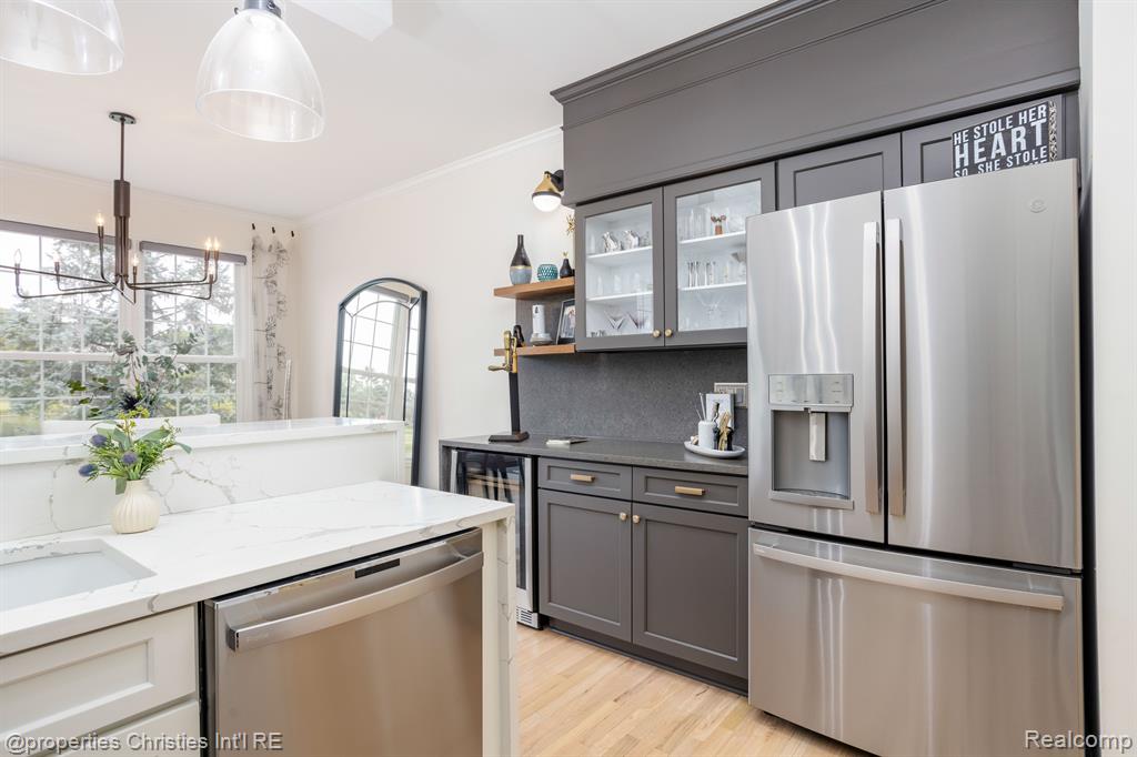 39514 Edgewater Dr, Northville, MI 48168 — Photo 15