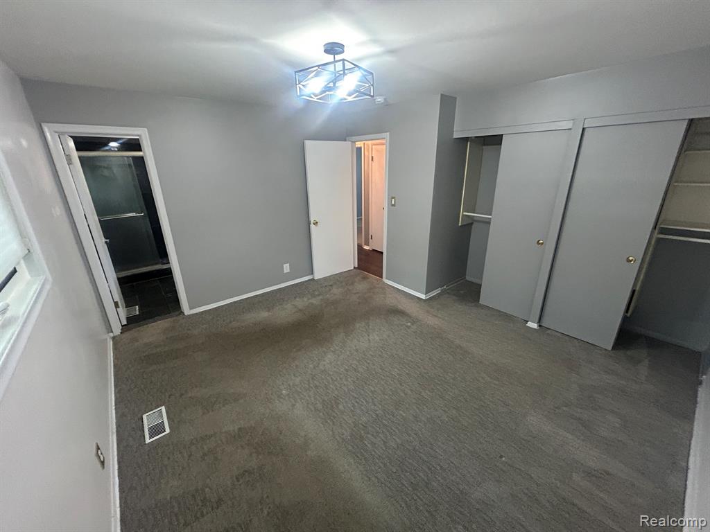 5303 W Briarcliff Knoll Drive, West Bloomfield, MI — Photo 24