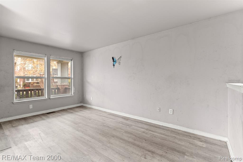 4830 Dickerson Street, Detroit, MI 48215 — Photo 11