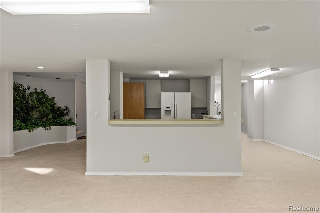 5322 Pond Bluff Drive, West Bloomfield, MI 48323 — Photo 37