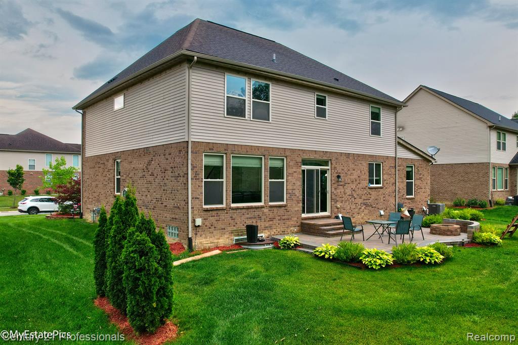 50784 SEVILLA Circle, Novi, MI — Photo 7