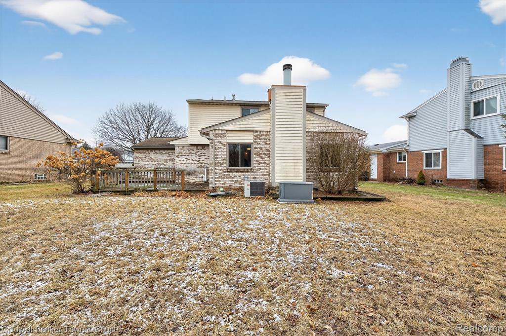 8895 Knolson Avenue, Livonia, MI 48150 — Photo 46