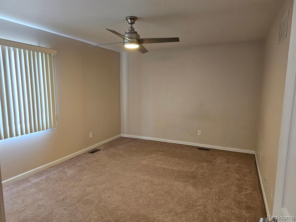 42184 TODDMARK Lane, Clinton Twp, MI 48038 — Photo 19