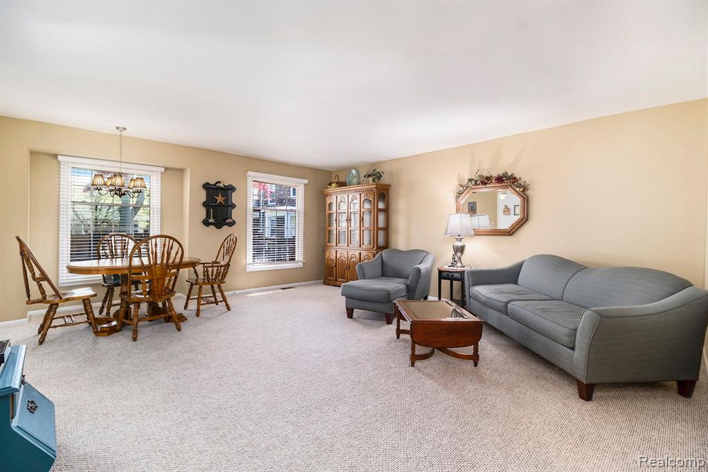 4621 Leisure Lane, Trenton, MI 48183 — Photo 5