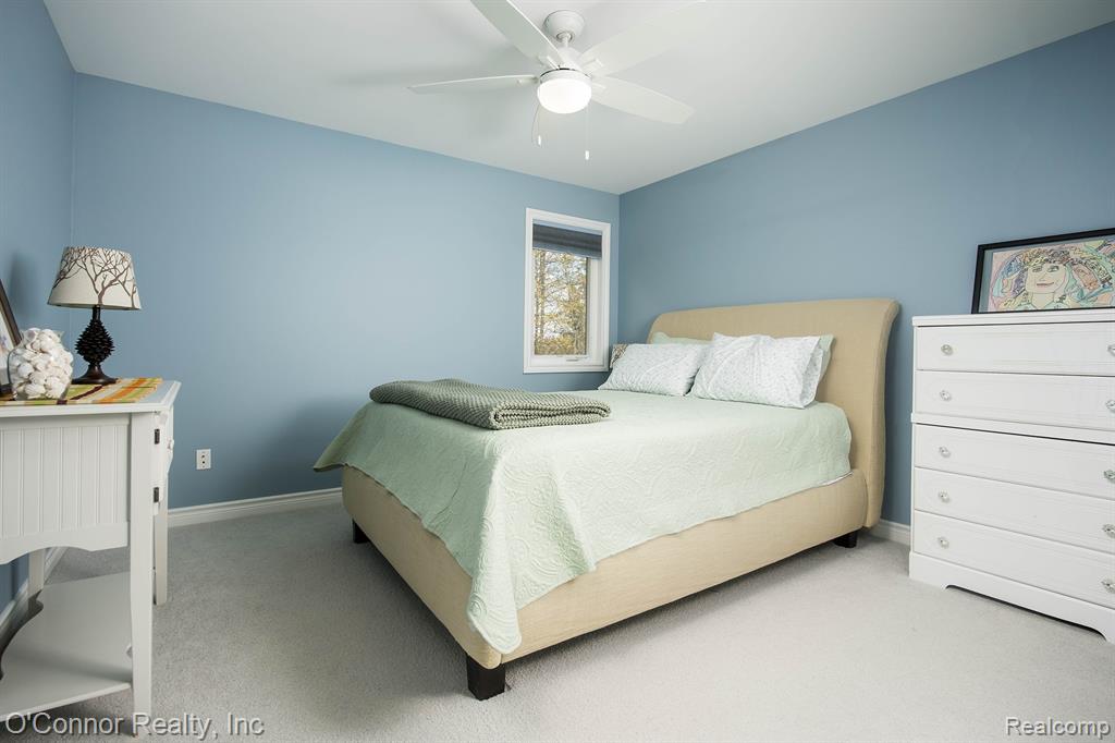 910 Hunter Court, Marysville, MI 48040 — Photo 25