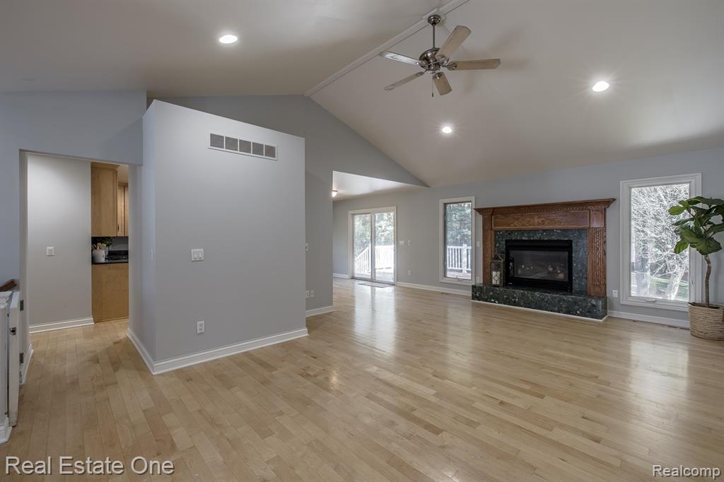 5690 White Lake Road, Clarkston, MI — Photo 9