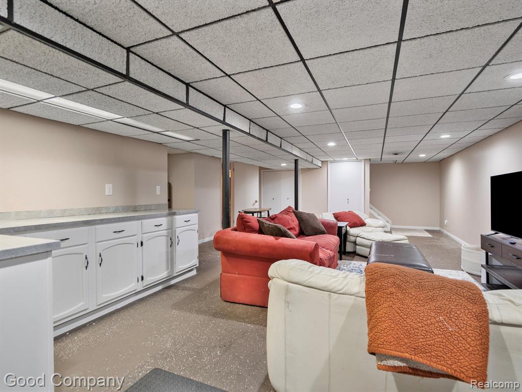 833 TANGLEWOOD Drive, Madison Heights, MI 48071 — Photo 21