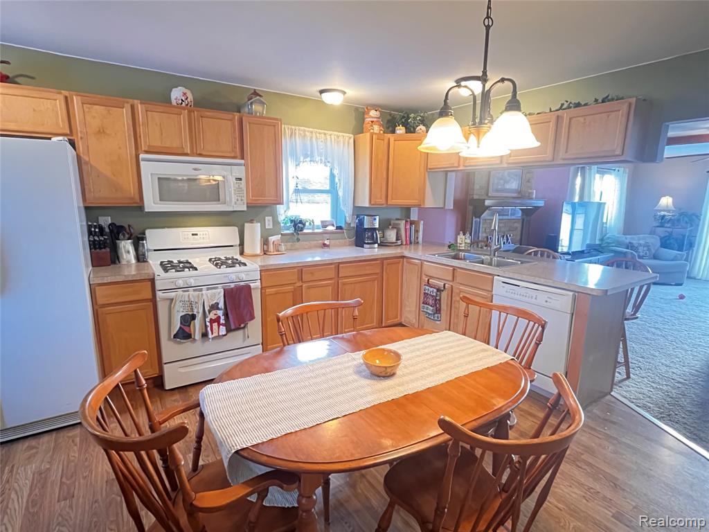 8252 Woodland Shore Drive, Brighton, MI 48114 — Photo 7