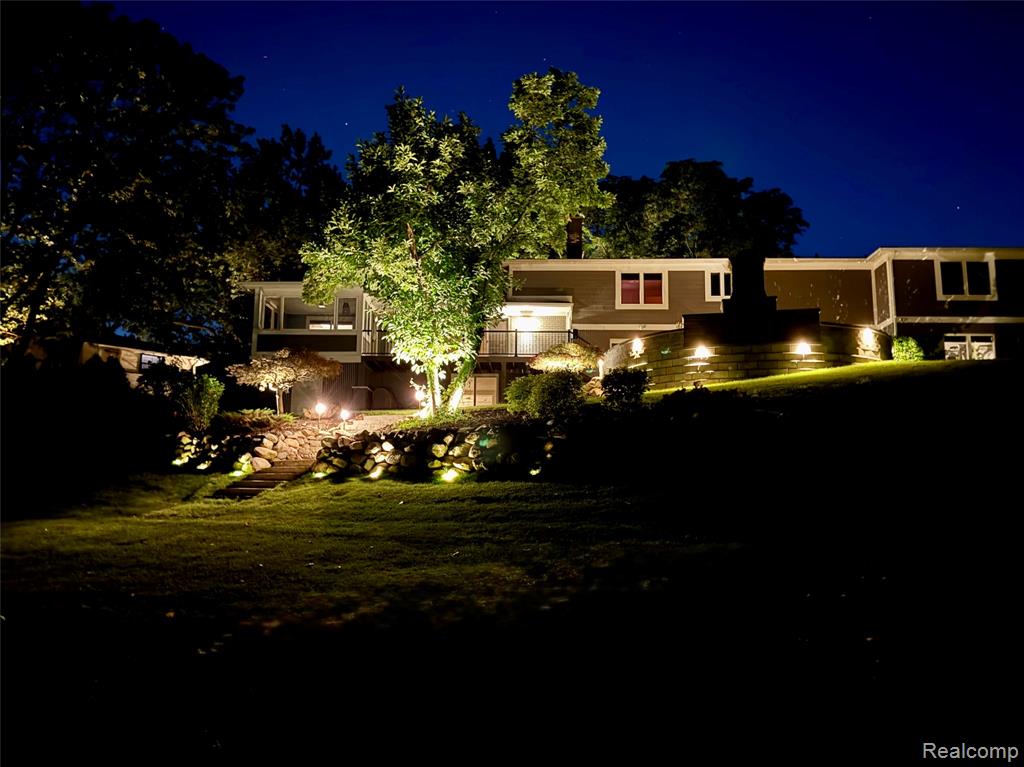 3029 S Westview Court, Bloomfield, MI 48304 — Photo 2