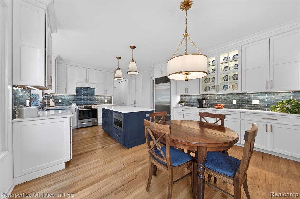 6390 Country Shire Lane, West Bloomfield, MI 48323 — Photo 12