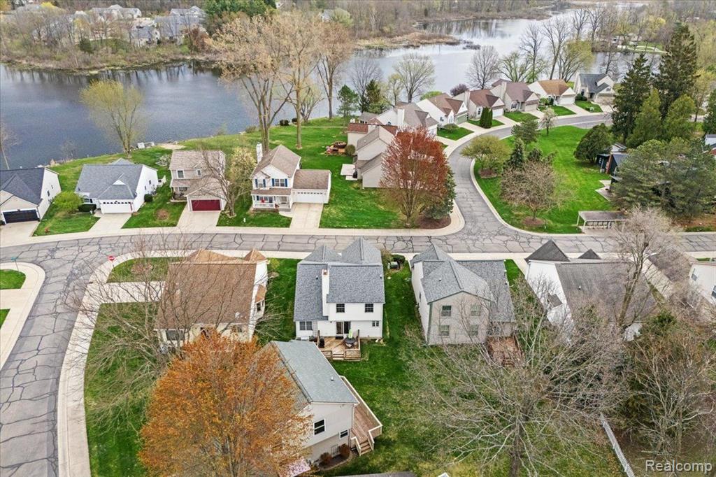 514 MILL POND Drive, Fenton, MI 48430 — Photo 33