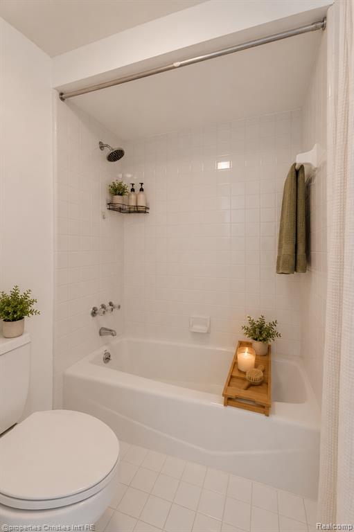 4802 Panorama Circle, West Bloomfield, MI 48323 — Photo 28