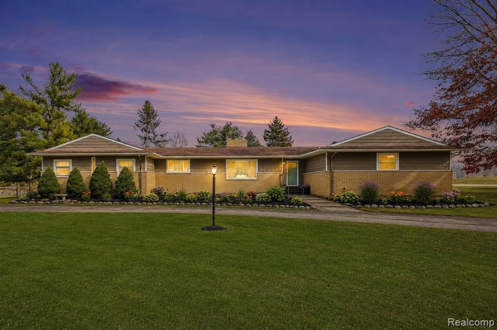 1575 Kellogg Road, Brighton, MI 48114