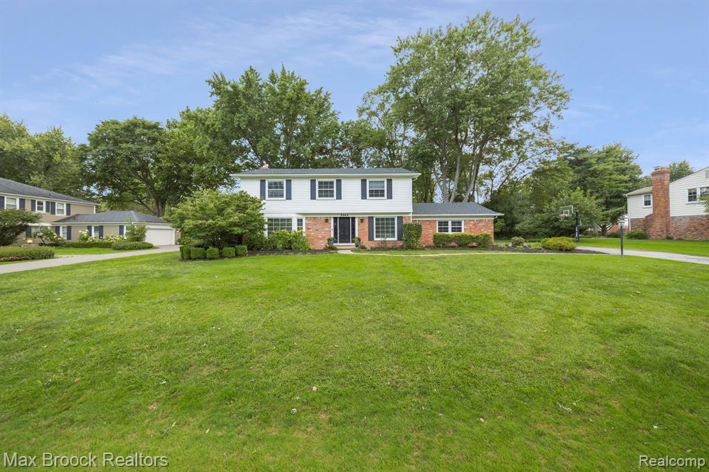 5562 PEBBLESHIRE Road, Bloomfield Hills, MI 48301 — Photo 56