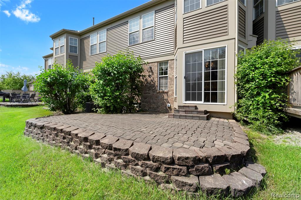 4093 Hunters Circle E, Canton, MI 48188 — Photo 36