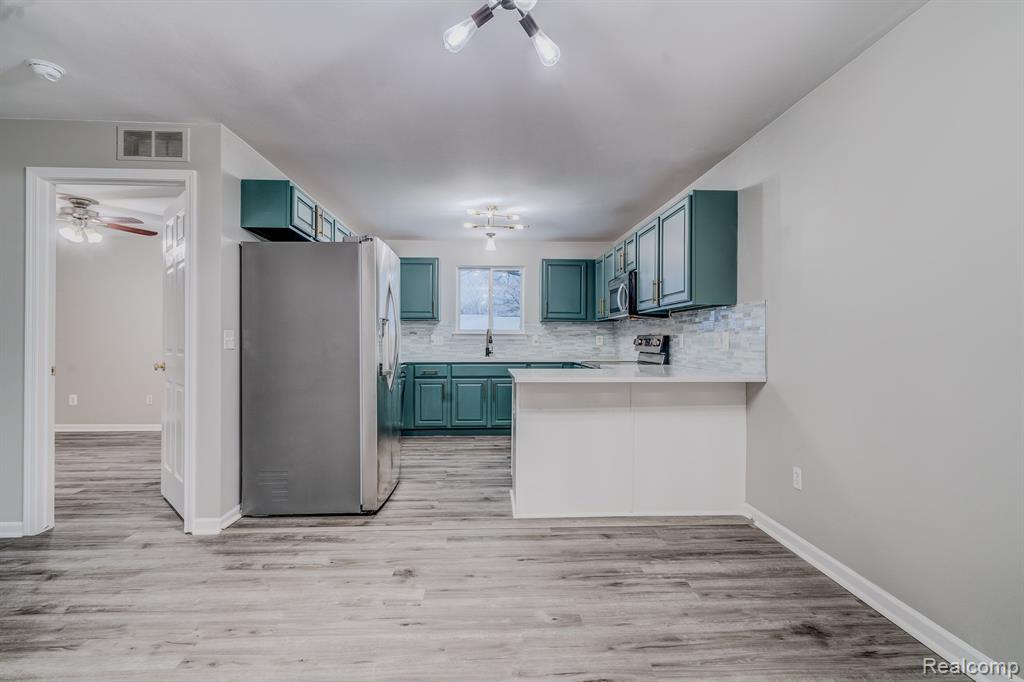 1111 FOUNTAIN VIEW Circle, South Lyon, MI 48178 — Photo 13