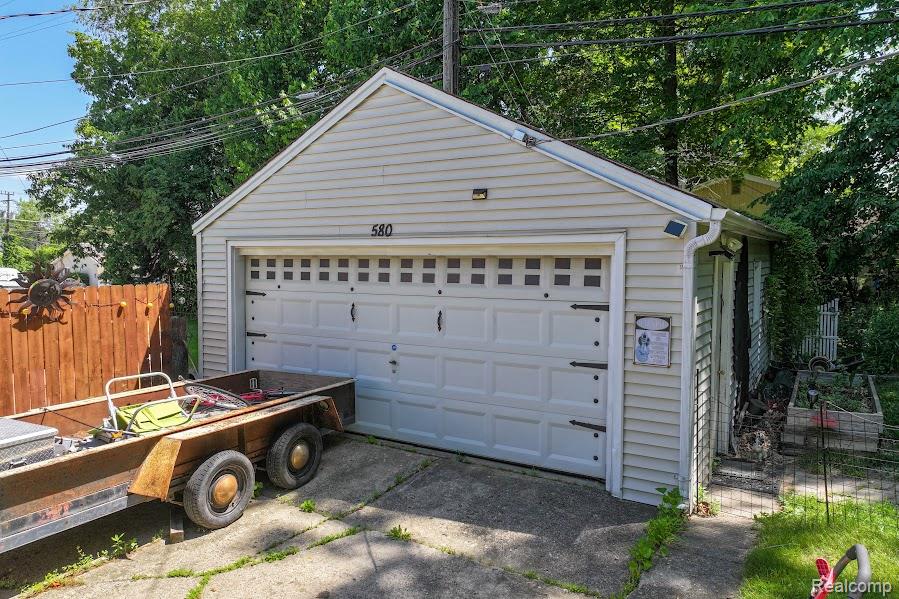 580 N Almont Avenue, Imlay City, MI 48444 — Photo 12