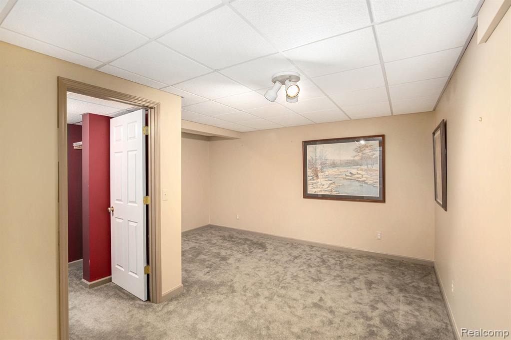 5200 BRIDGE Trail W, Commerce Twp, MI 48382 — Photo 30