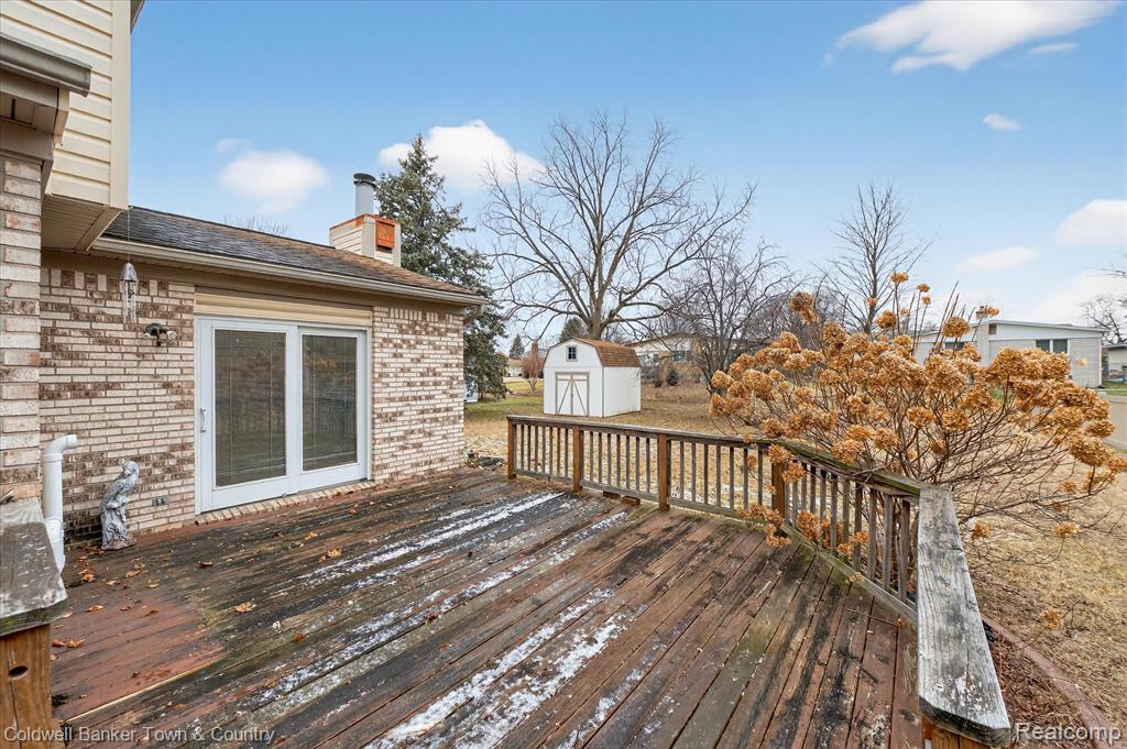 8895 Knolson Avenue, Livonia, MI 48150 — Photo 43