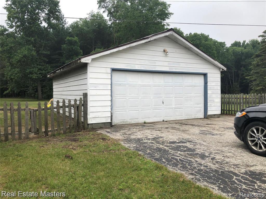 4265 Pine Grove Avenue, Fort Gratiot, MI 48059 — Photo 2