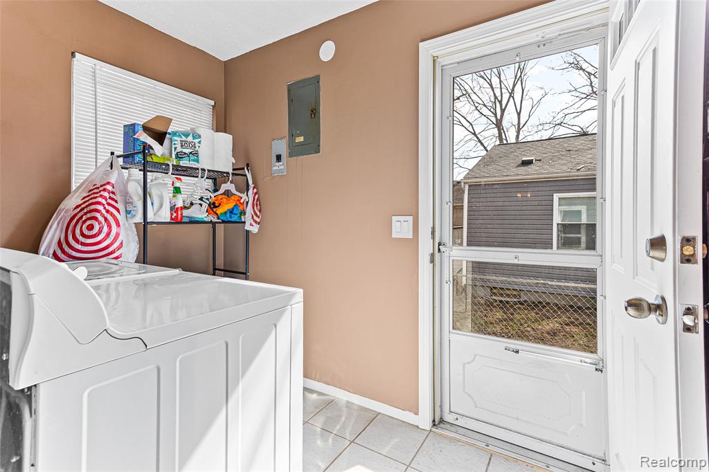 37137 Jefferson Avenue, MI — Photo 25