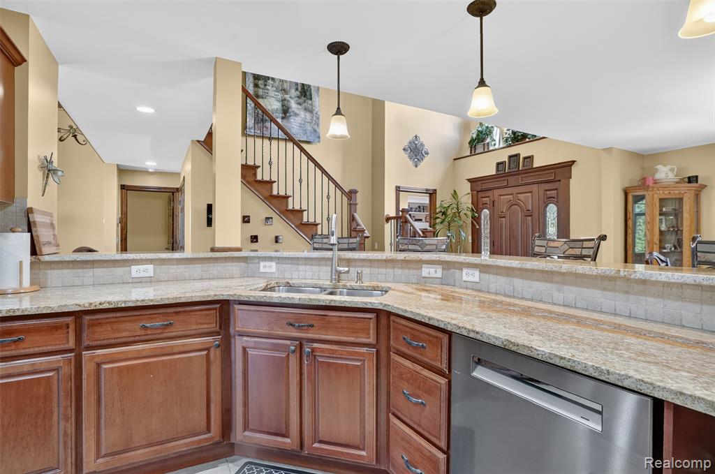 5372 Stone Garden Drive, Howell, MI 48843 — Photo 14